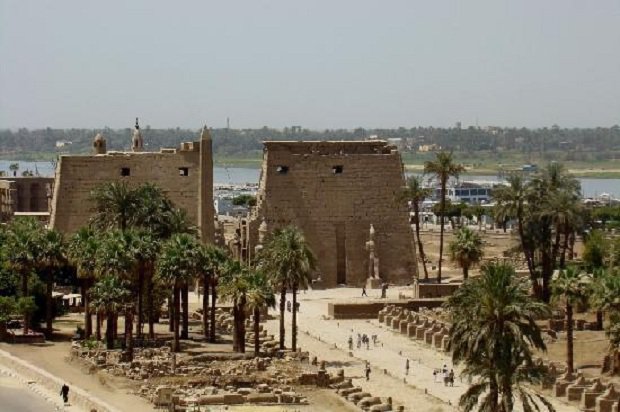 Ozirisz mitikus sírjának másolatát tárták fel Luxorban
