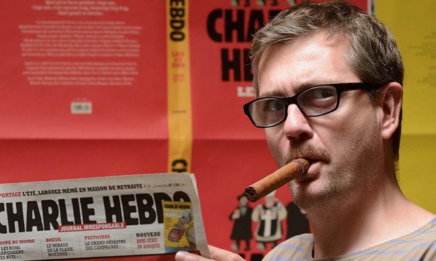 A Charlie Hebdo alapítója gyilkossággal vádolja a szerkesztőt - videó