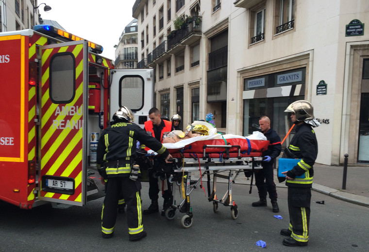 Párizsi vérengzés - Francia miniszterelnök: a terrorizmus ellen, nem pedig egy vallás ellen folytatunk háborút