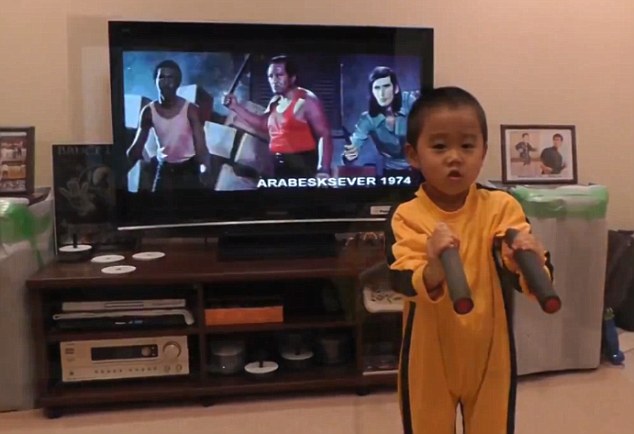 Itt van a mini Bruce Lee- zabálnivaló