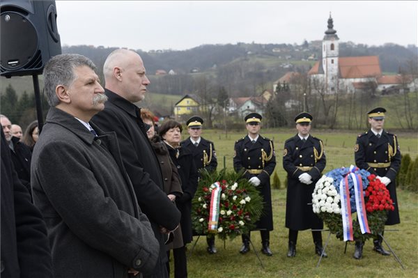 A Muravidékről elhurcolt magyarokra emlékeztek Szlovéniában
