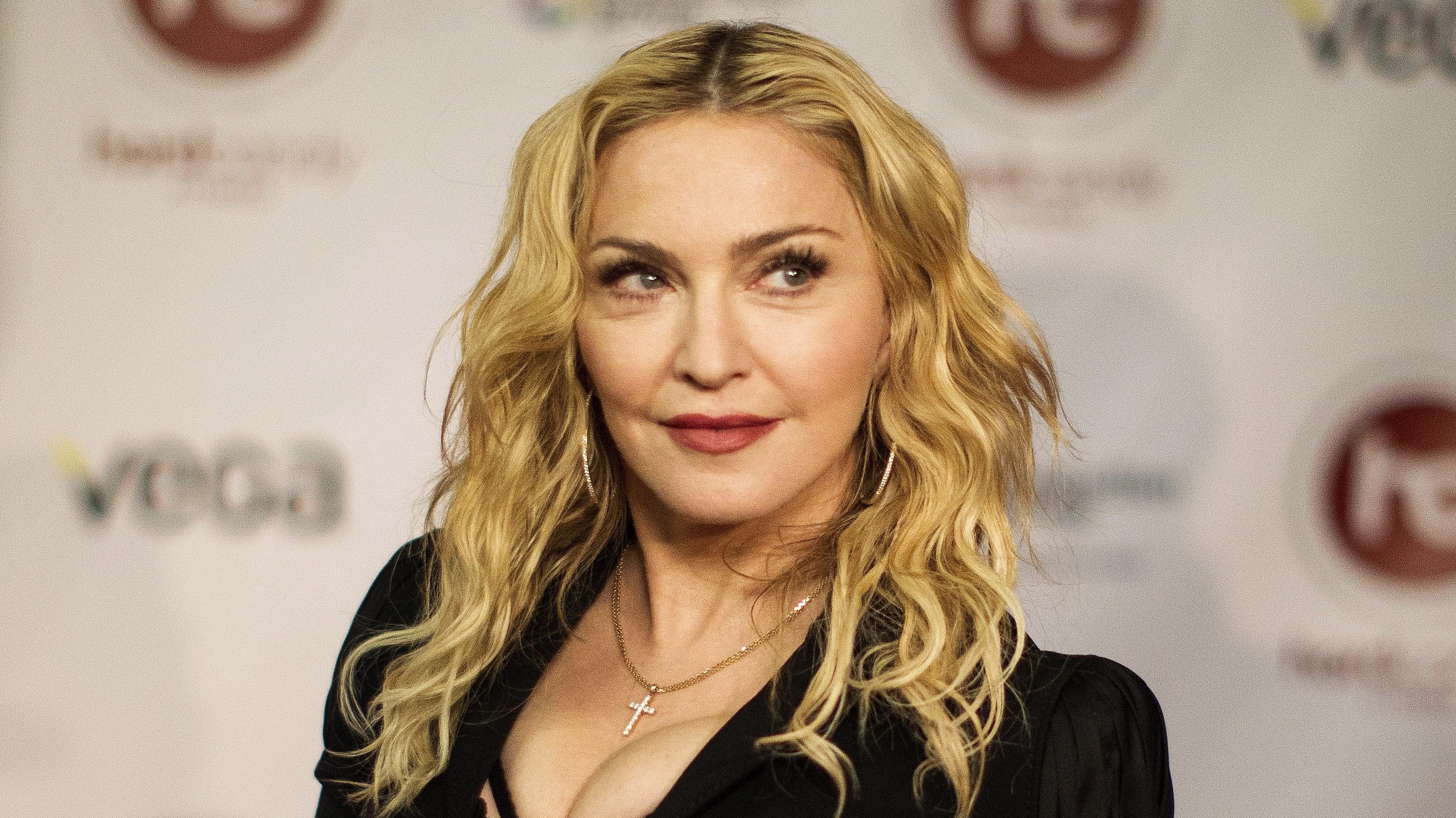 Óriásit esett Madonna- videó