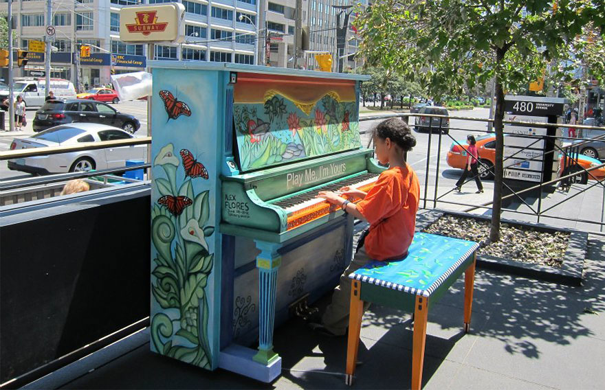street-pianos-play-me-im-yours-project-toronto-2__880