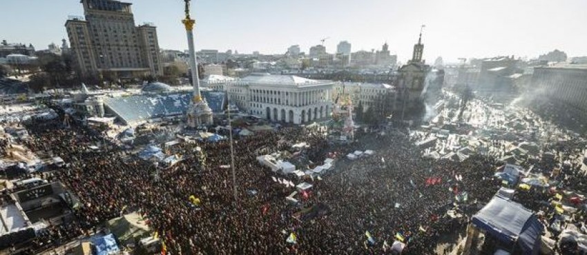 Ukrán válság - Merénylet a harkivi felvonuláson, Kijevben imával emlékeztek a Majdan-tüntetések áldozataira (2. rész)