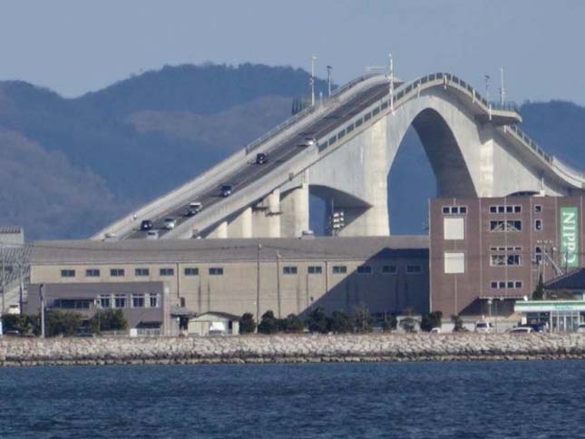 Az Ejima híd Japán legnagyobb merev vázas hídja – videó
