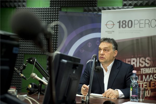 Megélhetési bevándorlás - Orbán: az illegális határátlépőket őrizetbe kell venni (2. rész)