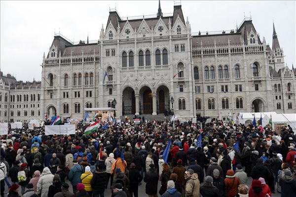 Az Európai Magyarországért demonstráltak Budapesten