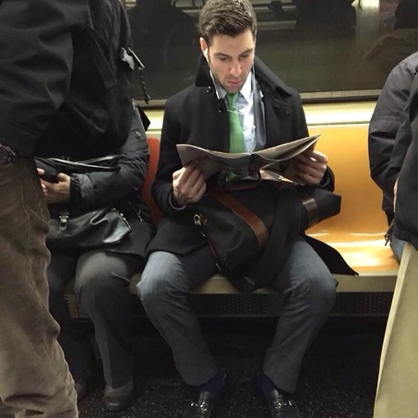 hot-dudes-reading-books-instagram-12-605x605