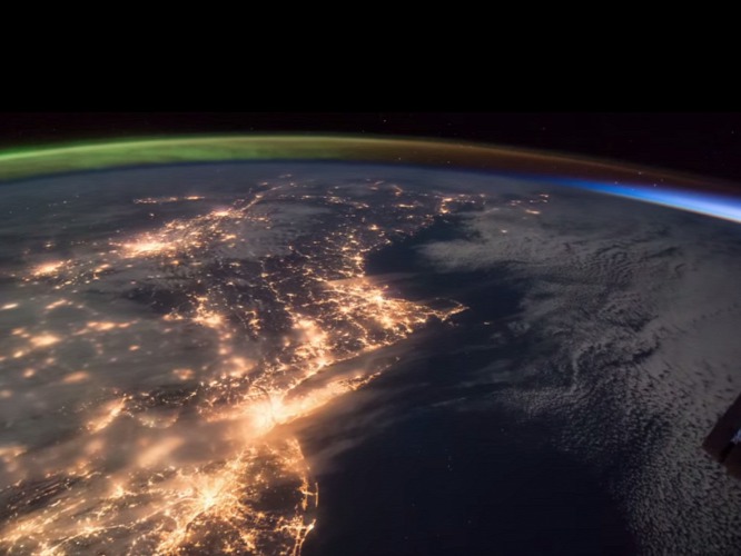 Így néz ki az északi fény és a napkelte találkozása a Nemzetközi Űrállomásról – videó