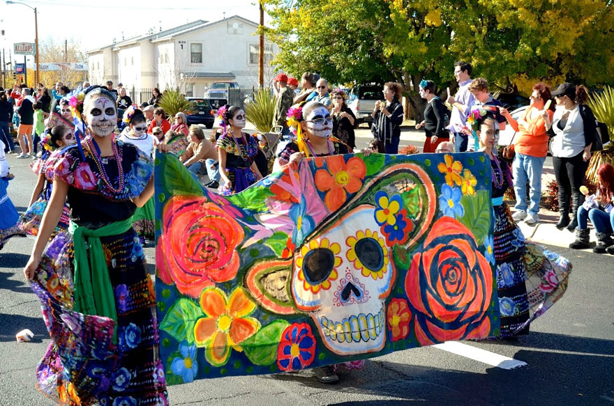 unique-festivals-around-the-world-dia-de-los-muertos-mexico