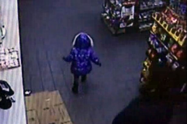 Detroit-area-2-year-old-walks-into-convenience-store-alone