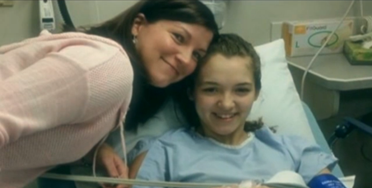 Szívszorító! Egyszerre küzd a rákkal az anyuka és 14 éves lánya! – videó