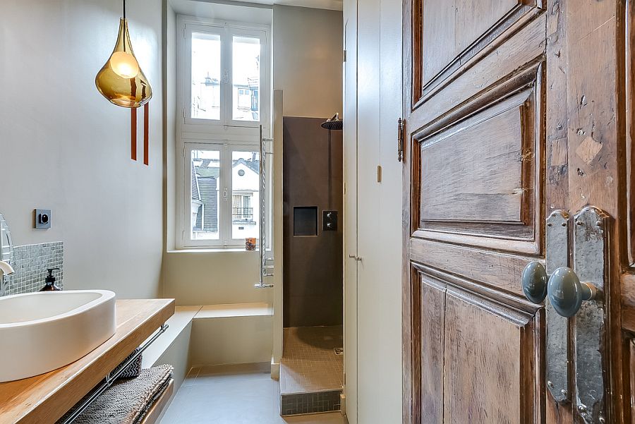Small-bathroom-design-idea-with-a-corner-shower-space