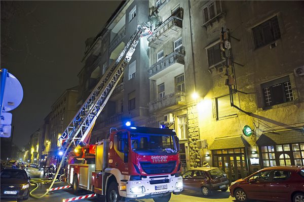 Tűz egy Budafoki úti házban Budapesten