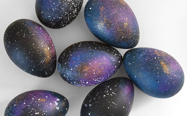 005-galaxy-easter-eggs-dreamalittlebigger1-600x374