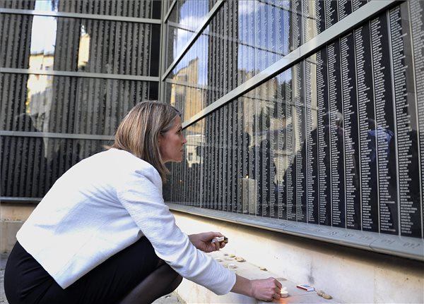 Holokauszt-emléknap - Colleen Bell: a holokauszt volt az emberiség történetének legtragikusabb időszaka