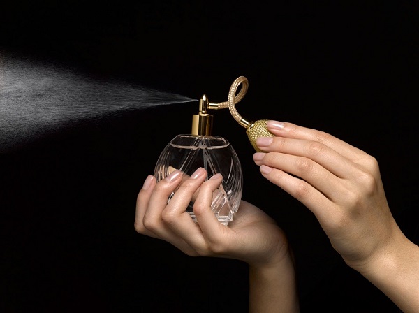 A hátrahagyott parfümnyomok is segíthetnek a bűntények megoldásában