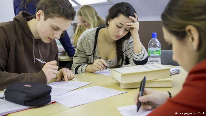 Megkaphatja az érettségi feladatokat a közérdekű adatigényléssel élő német diák, de csak a vizsga után