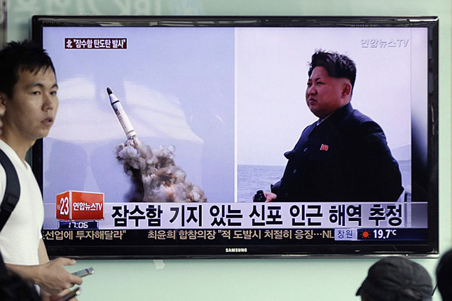 Photoshoppos rakétával veri át népét és a világot Észak-Korea