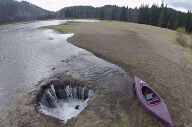 Egy oregoni tó minden nyáron leereszti saját magát – videó