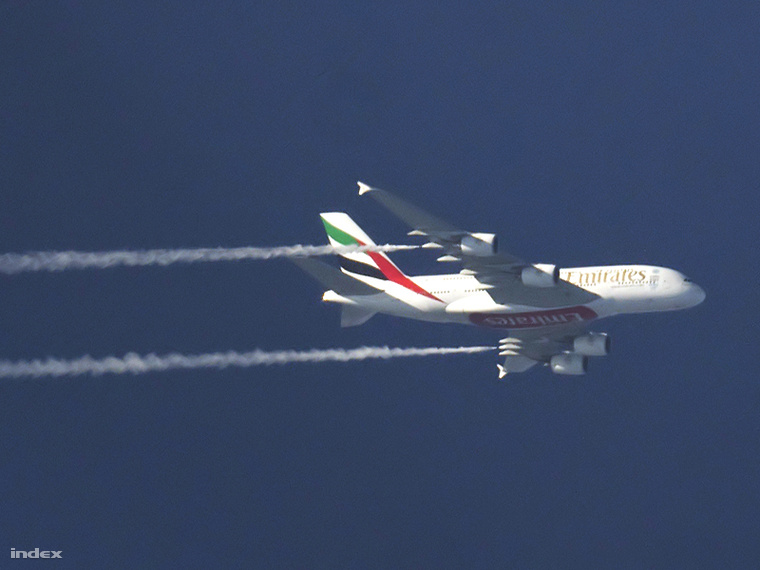 A repülőgép Magyarország légterébe engedte ki üzemanyagát! - fotó