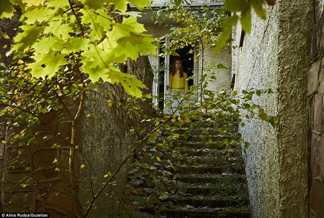 Ilyennek látja egy csernobili túlélő 30 évvel később az egykori otthonát – képek