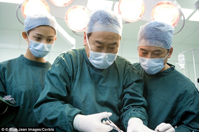 420 vesekövet operáltak ki egy kínai férfiból – fotó