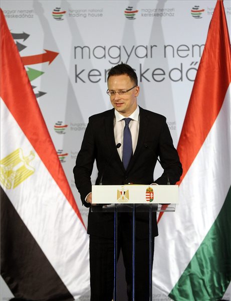 Egyiptomi üzleti fórum - Szijjártó: új szintre léphet a magyar-egyiptomi kereskedelmi kapcsolat