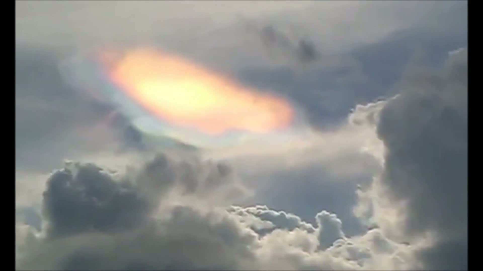 UFO tevékenységet kamerázott a férfi? – videók