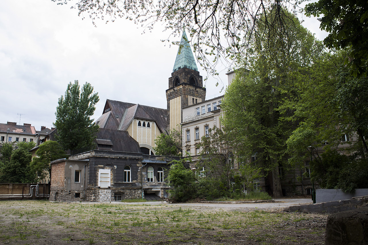 Elhagyatott kísértetkórház Budapesten – videó