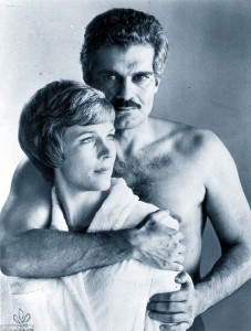 290C183400000578-3095449-Famous_lover_Omar_Sharif_with_Julie_Andrews_in_The_Tamarind_Seed-a-1_1432554848949