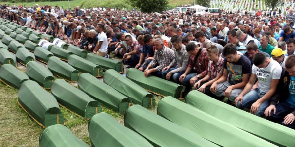 Srebrenicai mészárlás