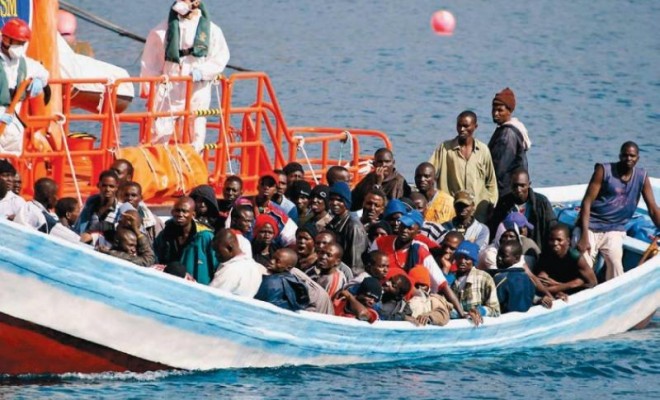Illegális bevándorlás - Még keresik a Líbia partjainál történt hajóbaleset túlélőit