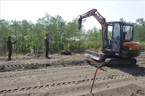 Határzár – Bács-Kiskun megyében is megkezdődött az ideiglenes határzár előkészítése