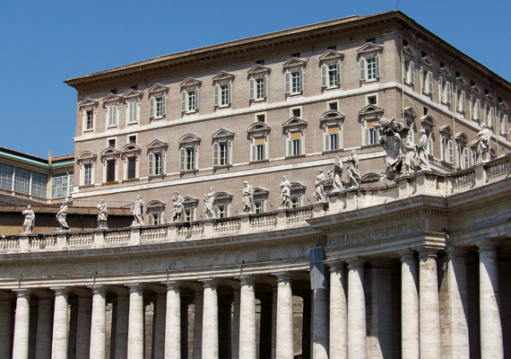 Olasz lap: Ferenc pápa mellett a bíborosok is takarékosságra kényszerülnek