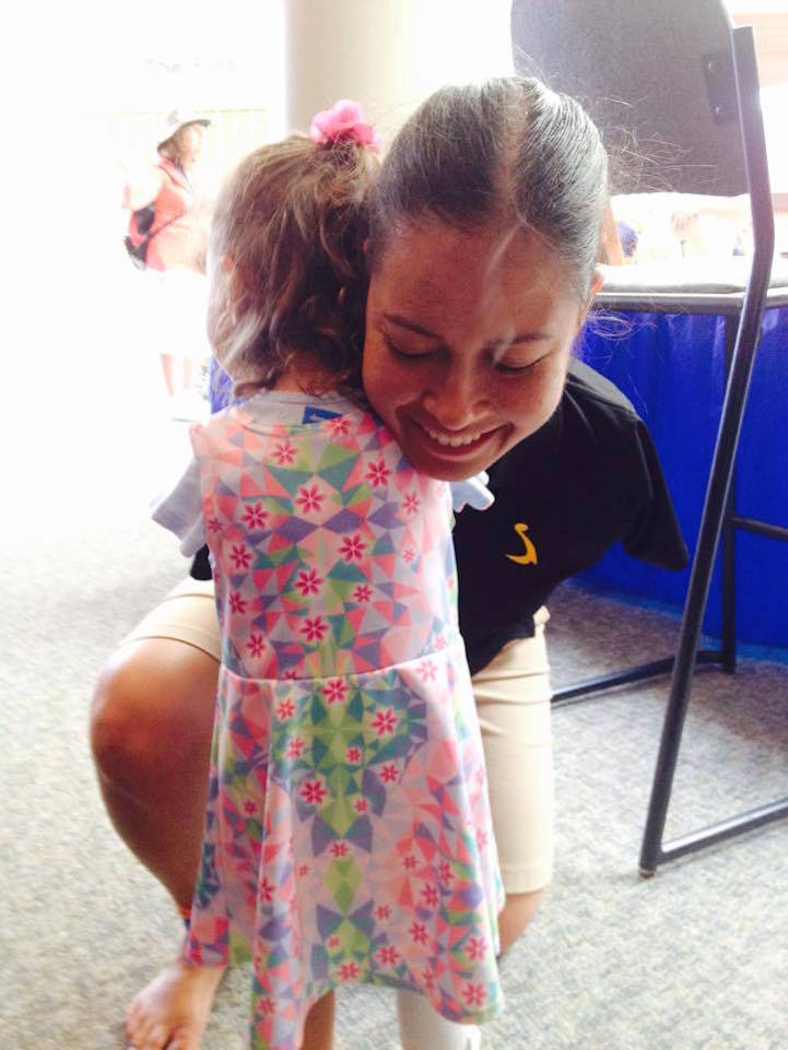 An inspiring photo of RE Pranke, a 3-year-old girl who was born without arms, and Jessica Cox, the first-ever armless pilot, is proving to the world that you don't need your upper limbs to go in for a hug.  "It was amazing," mom Karlyn Pranke of St. Paul, Minnesota, told ABC News. "I'm just grateful that we had the opportunity to show everyone that it doesn't matter if you have arms or not, that you can do the same things as everyone else -- you just may have to do it a little differently.  "She [RE] loves hugs." Pranke said she knew she wanted her daughter to meet Cox, a motivational speaker born without arms, since finding out during her 20th week of pregnancy that "RE" (short for Ruth Evelyn), would be born without arms as well.  "I started Googling stuff and coming across Jessica," Pranke said. "Ever since, it's been very inspirational to me that she has come as far as she has to overcome her disability -- and my daughter has always said, especially lately, 'I want arms, I want arms.'"  "I wanted her to see she doesn't have to have arms," she added. "I wanted her to see all the things Jessica can do."  After a few exchanges on Facebook, Pranke took a six-hour drive with RE to attend the July 24 premiere of "Right Footed," a documentary about Cox's journey as a public speaker, a pilot, a third-degree black belt, and an advocate for people with disabilities.