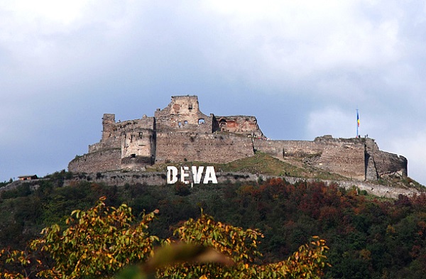 Áprilisban megnyitják a látogatók előtt a felújított Déva várát