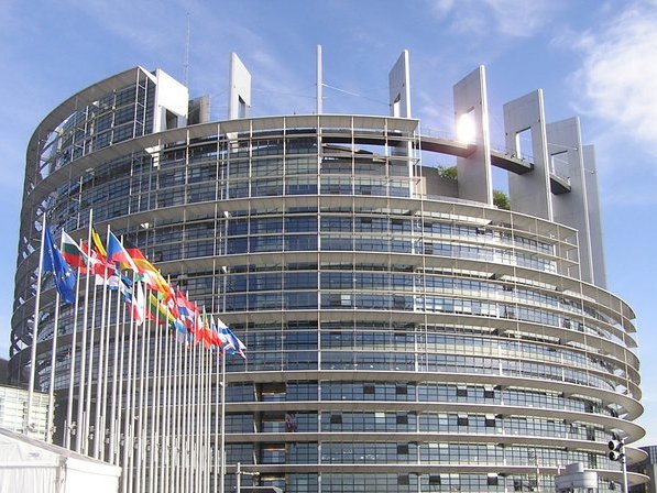 Illegális bevándorlás - Az EP támogatja a menekültek elosztását