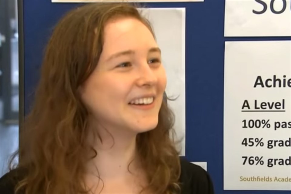 Anglia példaképe lett az Oxfordba bejutott bevándorló magyar gimnazista lány