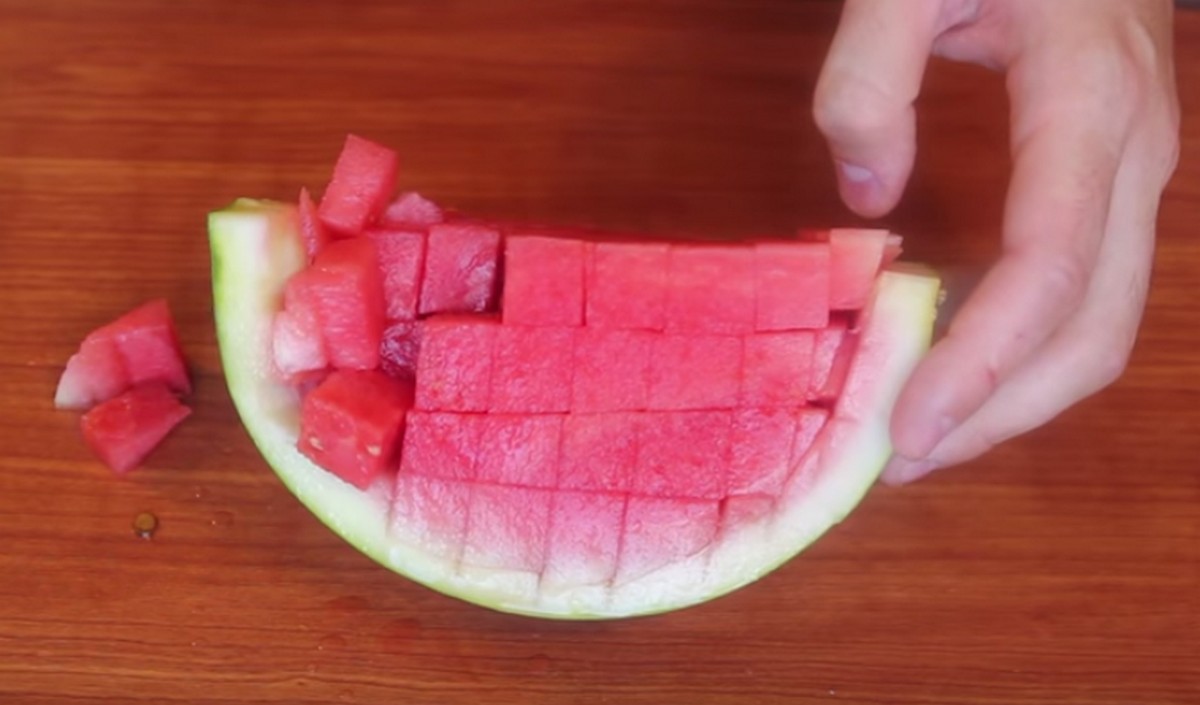 Így szeletelheted fel gyorsan és egyszerűen a kedvenc gyümölcseidet- videó