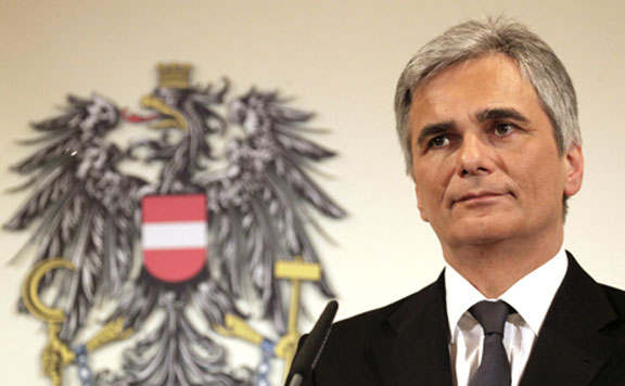 Szijjártó: az osztrák kancellár nem látja a különbséget a szolidaritás és az ostobaság között