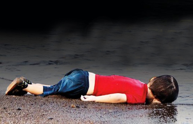 Illegális bevándorlás - Négyezer eurót fizetett az embercsempészeknek a vízbe fulladt szíriai fiú apja
