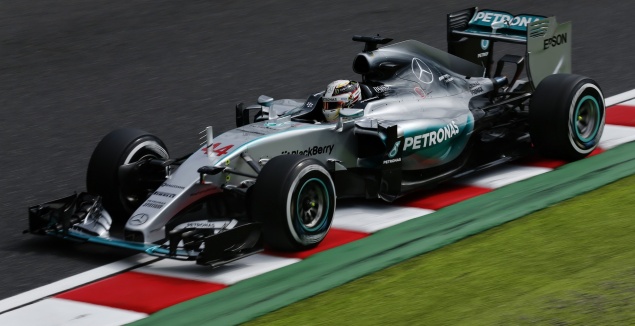 Hamilton nyert, 48 pont az előnye Rosberggel szemben