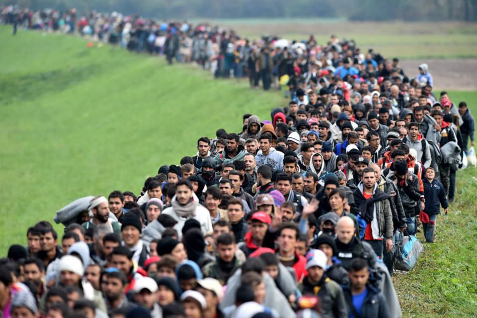 MTA: nem áll le, talán nem is mérséklődik a menekültek Európába áramlása
