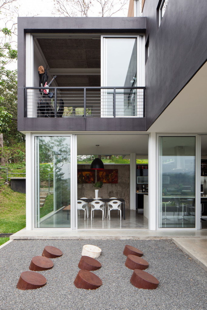 Mi3-residence-El-Salvador-bedroom-terrace