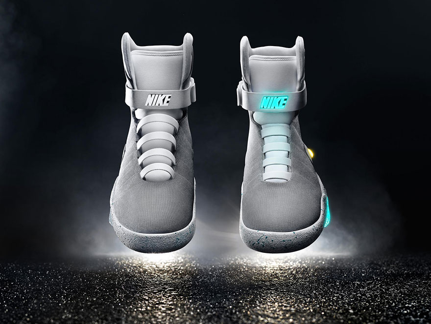 Végre megérkezett a Nike önbefűzős cipője