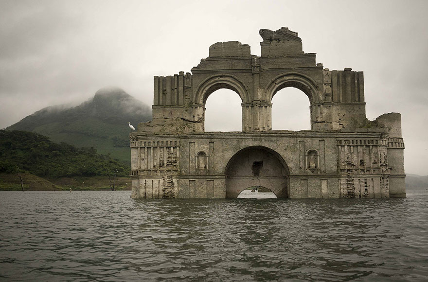400 éves gyarmati templom emelkedett ki a vízből Mexikónál