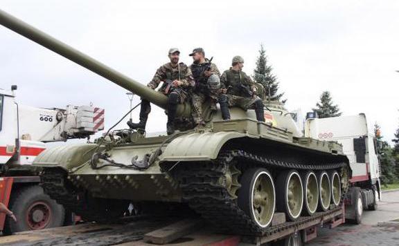 Kijev megkezdte a harckocsik visszavonását Luhanszk megyében
