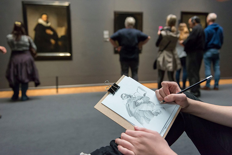 1museum-visitors-draw-artwork-start-drawing-rijksmuseum-1