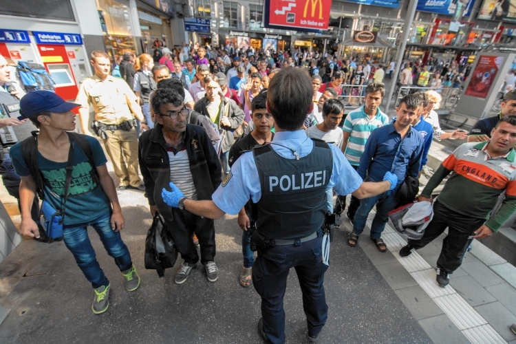Lavinához hasonlít a menekülthullám a német pénzügyminiszter szerint